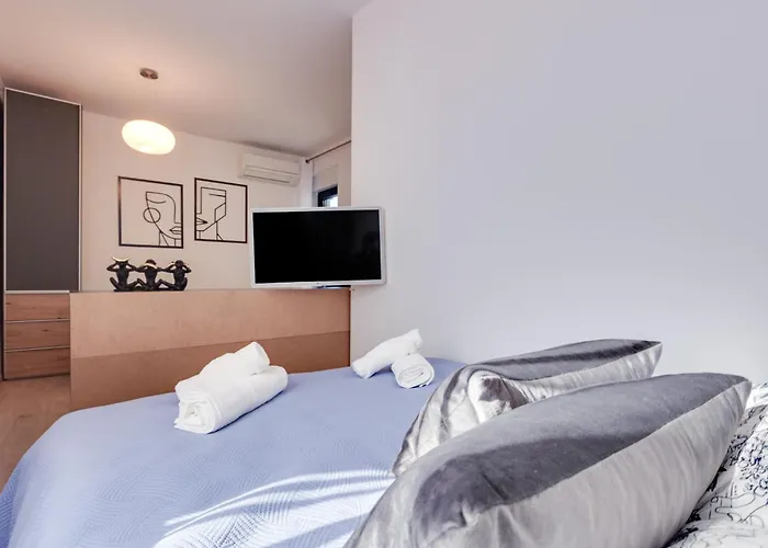 Viktorija Apartment *